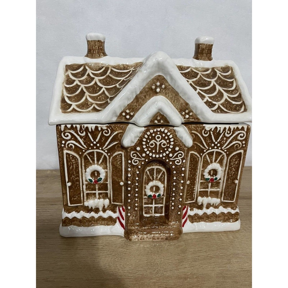 MARTHA STEWART Ceramic Two Piece Cookie Jar Gingerbread House with Lid Christmas